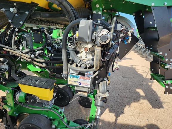 Image of John Deere DR16 equipment image 4