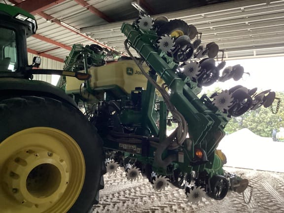 2023 John Deere DR16X Equipment Image0