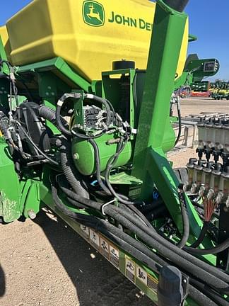 Image of John Deere DR16X equipment image 2