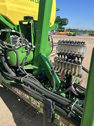 Image of John Deere DR16X equipment image 3