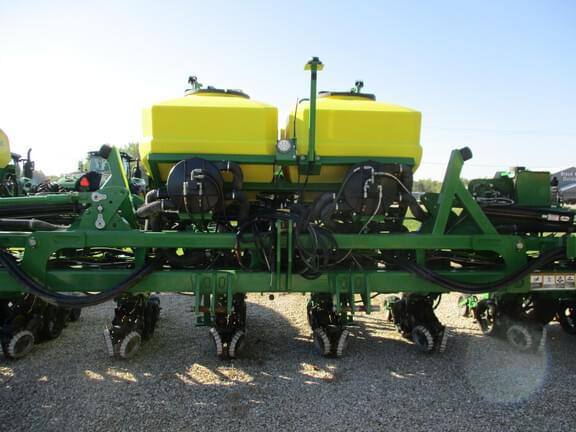Image of John Deere DR18 equipment image 1