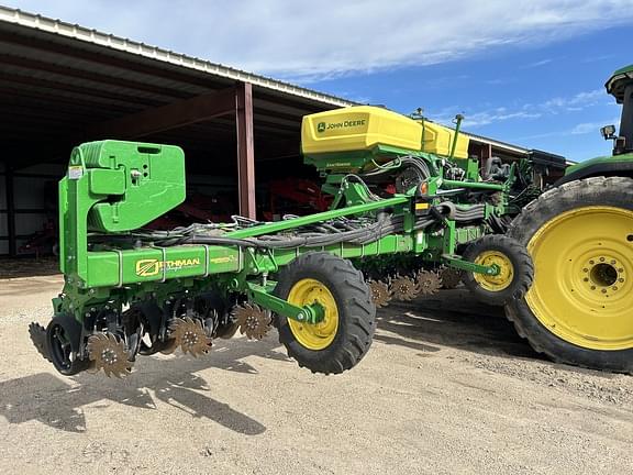 Image of John Deere DR24 equipment image 2