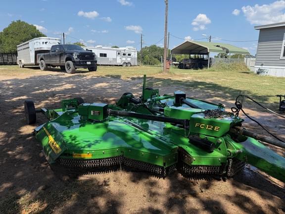 Image of John Deere FC12E equipment image 2