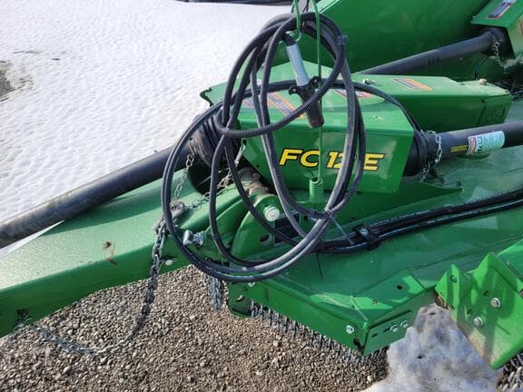 Image of John Deere FC12E equipment image 4
