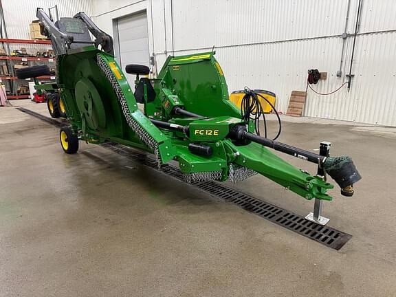 Image of John Deere FC12E equipment image 4