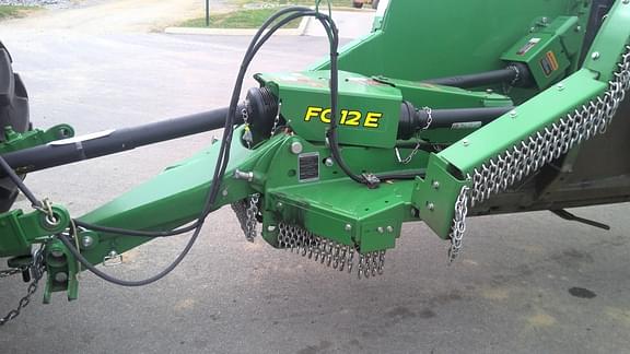 Image of John Deere FC12E equipment image 4