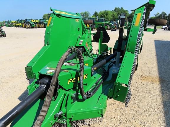 Image of John Deere FC12E equipment image 2