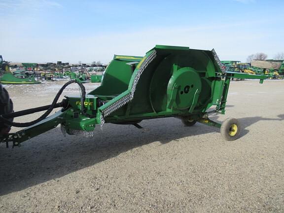 Image of John Deere FC12E equipment image 4