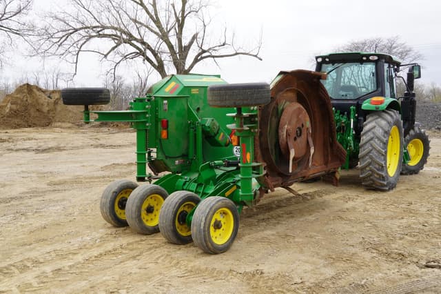 Image of John Deere FC15R equipment image 4