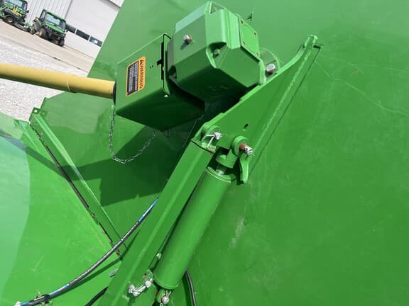 Image of John Deere FC20R equipment image 1