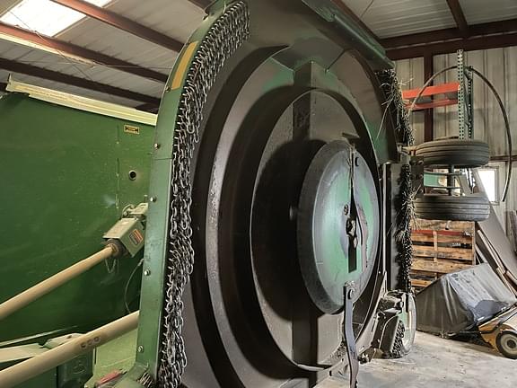 Image of John Deere FC20R equipment image 4