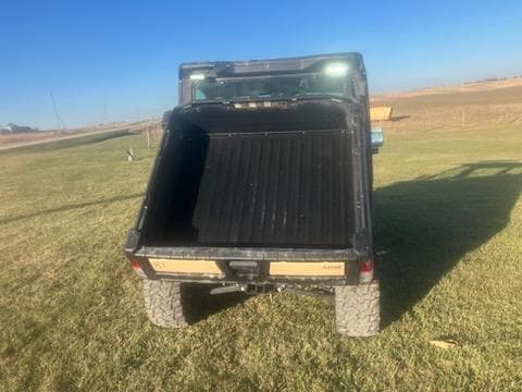 Image of John Deere XUV 835M equipment image 4