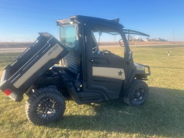 Image of John Deere XUV 835M equipment image 3
