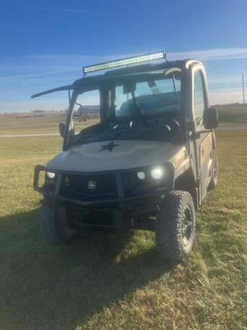 Image of John Deere XUV 835M equipment image 2