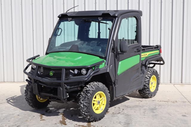 Image of John Deere Gator XUV 835M equipment image 2
