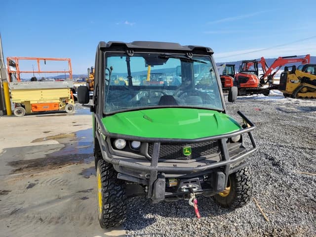 Image of John Deere XUV 835M equipment image 3