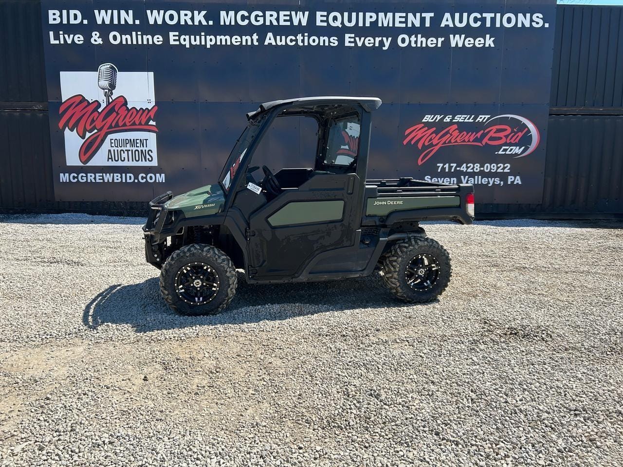 2023 John Deere XUV 835M Equipment Image0