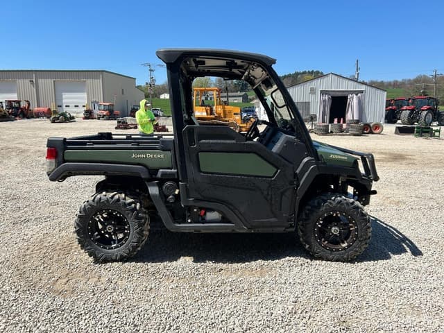 Image of John Deere XUV 835M equipment image 4