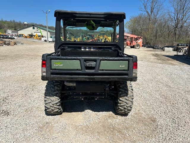 Image of John Deere XUV 835M equipment image 2