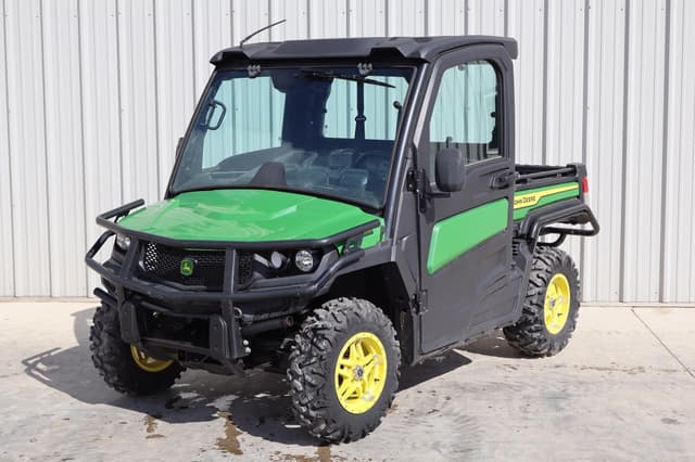 Image of John Deere XUV 835M equipment image 2