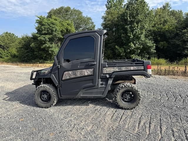Image of John Deere XUV 835M equipment image 2