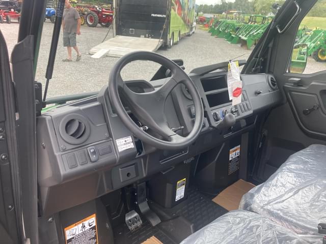 Image of John Deere XUV 835M equipment image 4