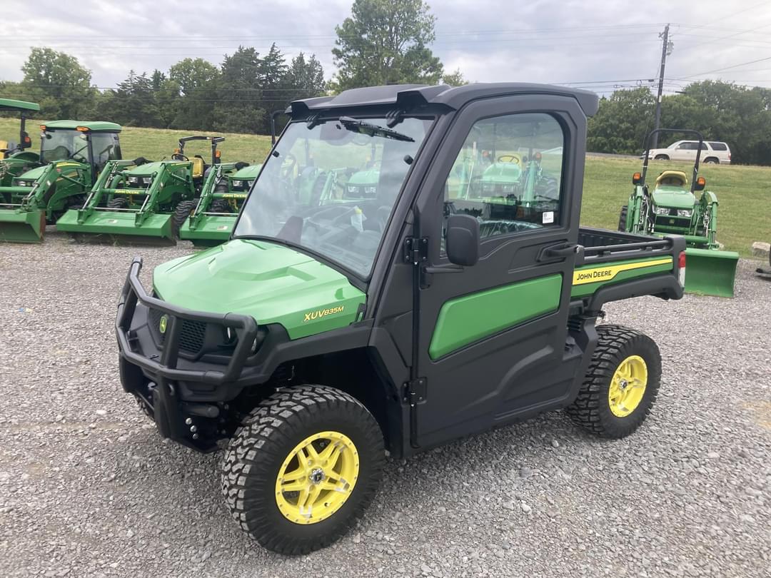 Image of John Deere XUV 835M Primary image