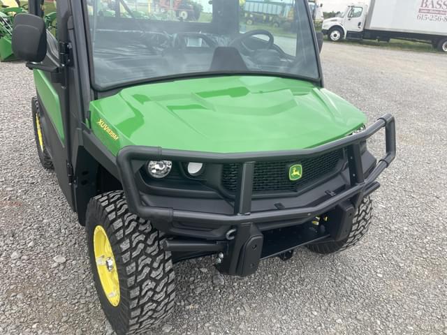 Image of John Deere XUV 835M equipment image 2