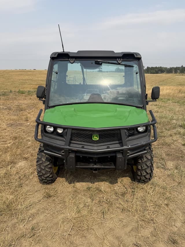 Image of John Deere XUV 835M equipment image 1