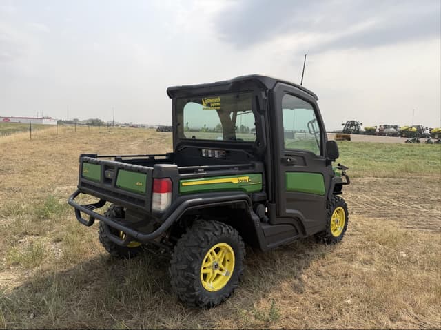 Image of John Deere XUV 835M equipment image 4