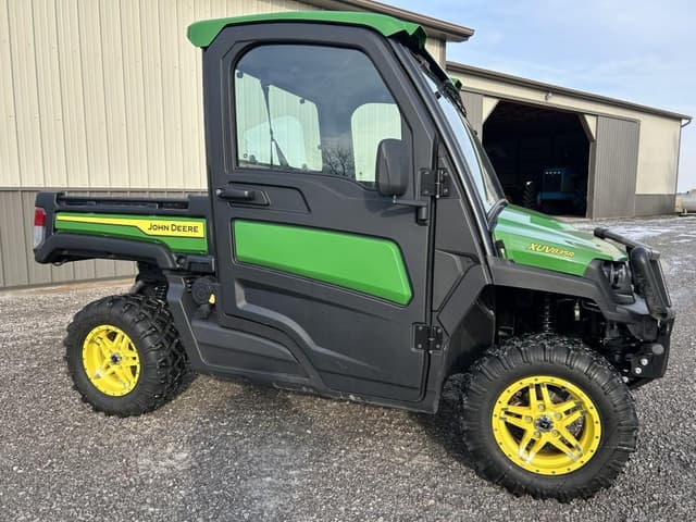 Image of John Deere XUV 835R equipment image 1