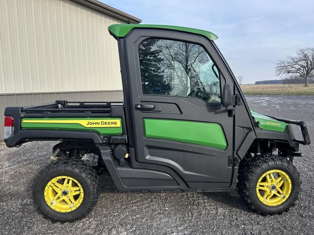 Image of John Deere XUV 835R equipment image 3