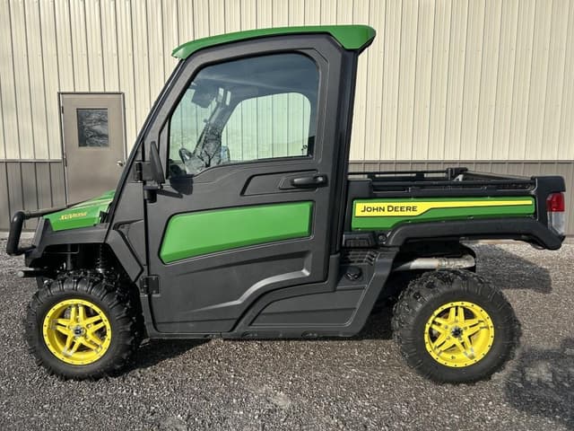 Image of John Deere XUV 835R equipment image 2