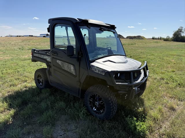 Image of John Deere Gator XUV 835R equipment image 2