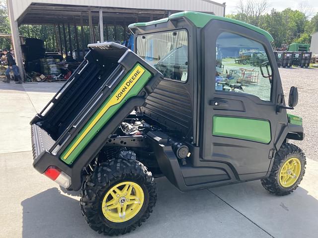 Image of John Deere XUV 835R equipment image 2