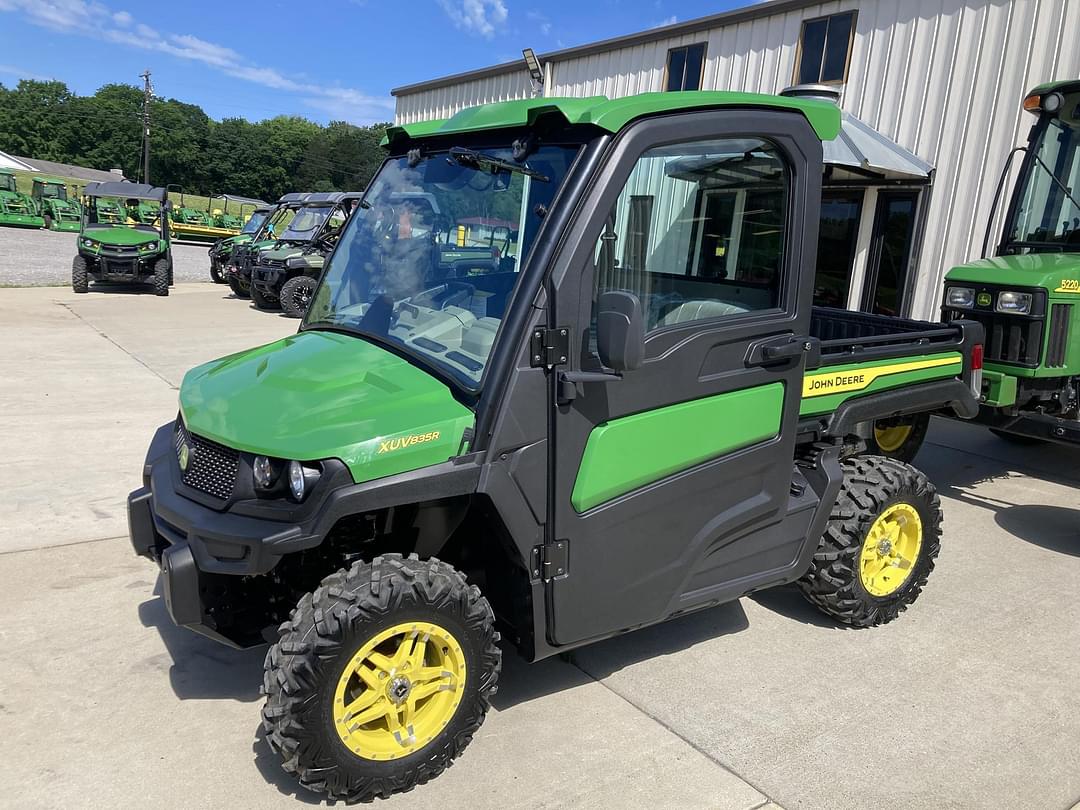 Image of John Deere XUV 835R Primary image