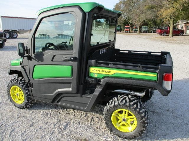 Image of John Deere XUV 835R equipment image 4