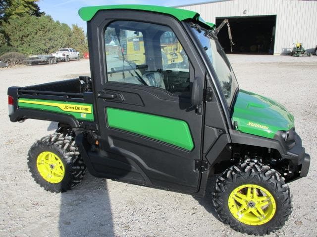 Image of John Deere XUV 835R equipment image 1