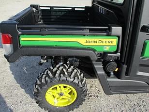 Main image John Deere XUV 835R 48