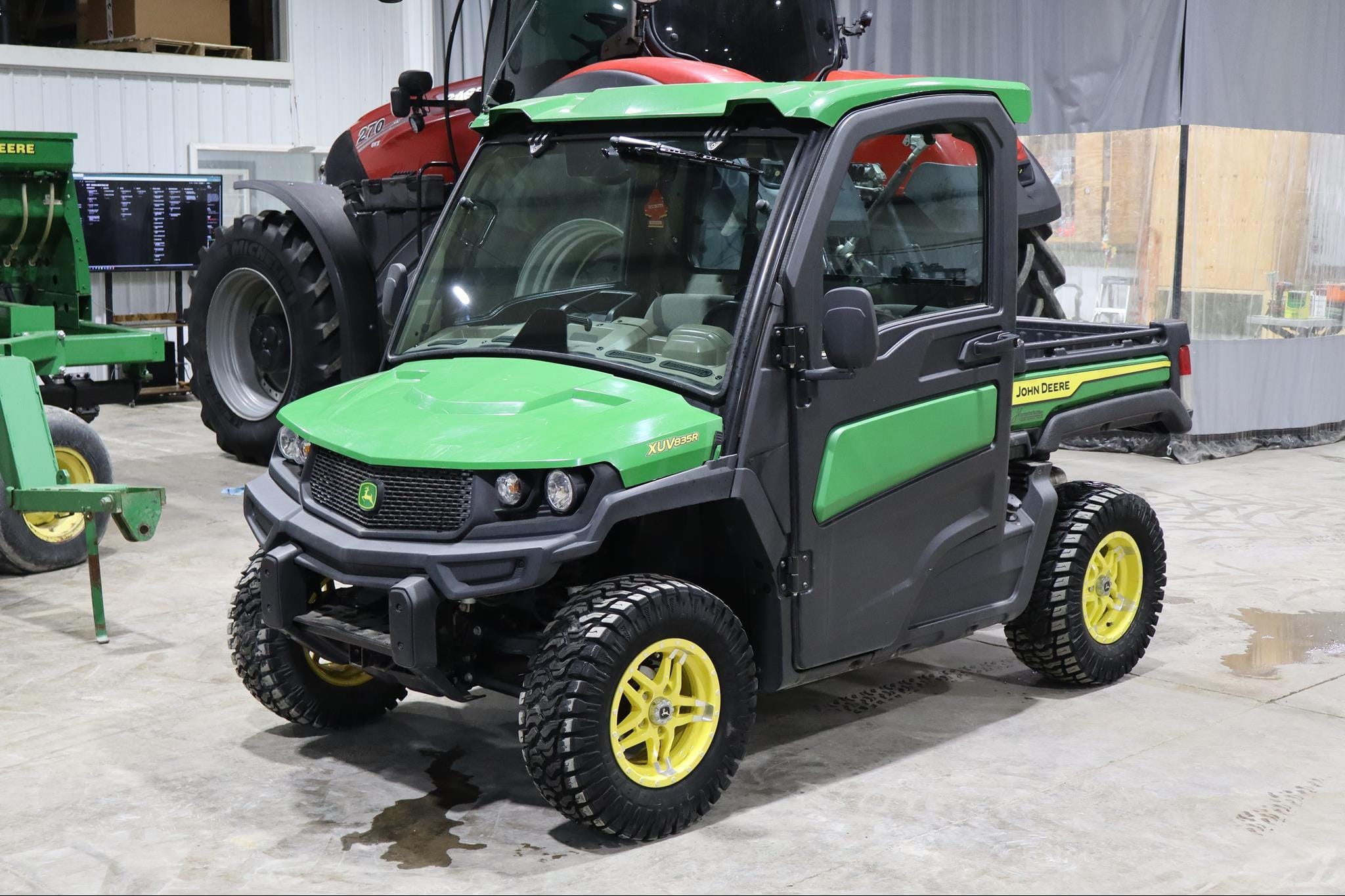 2023 John Deere XUV 835R Equipment Image0