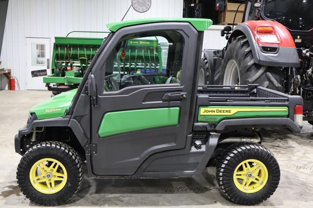 Image of John Deere XUV 835R equipment image 3