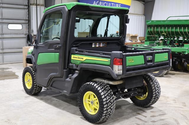 Image of John Deere XUV 835R equipment image 4
