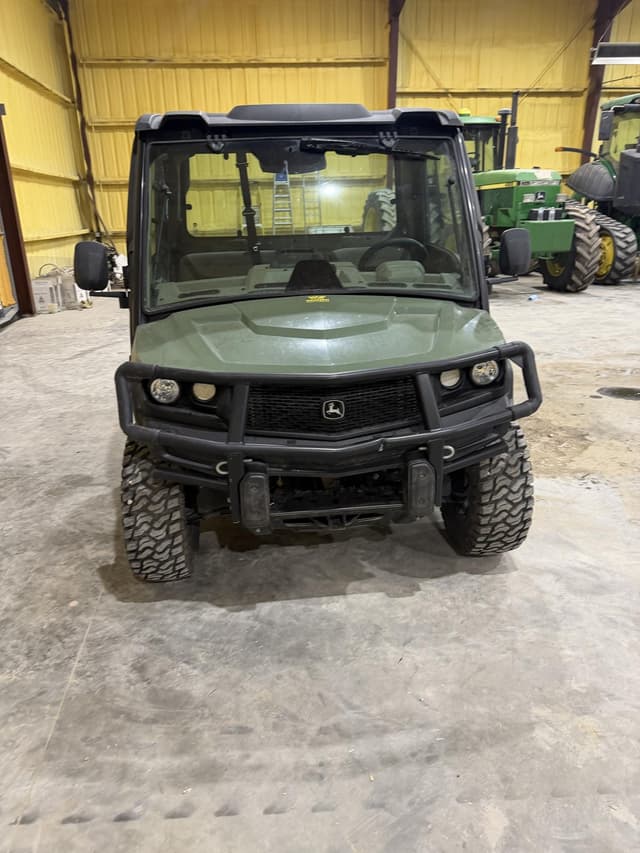 Image of John Deere XUV 835R equipment image 2