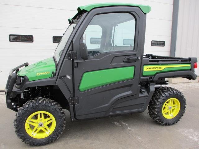 2023 John Deere XUV 835R Equipment Image0