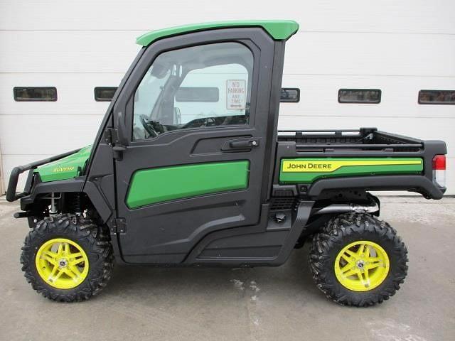 Image of John Deere XUV 835R equipment image 3