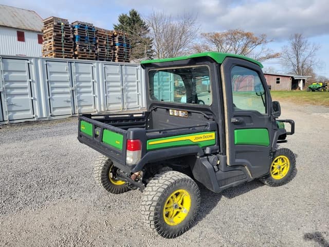 Image of John Deere XUV 835R equipment image 1