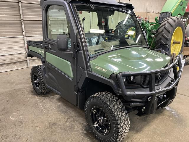 Image of John Deere XUV 835R equipment image 2