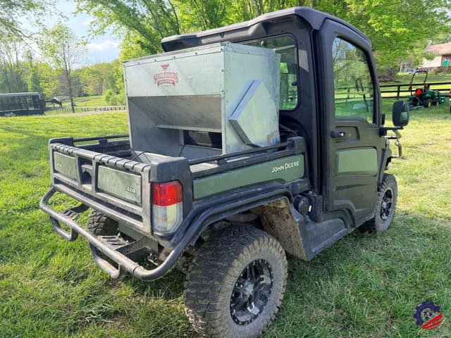 Image of John Deere XUV 835R equipment image 4