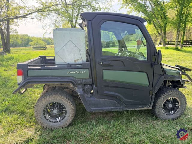 Image of John Deere XUV 835R equipment image 3