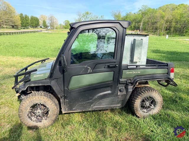 Image of John Deere XUV 835R equipment image 1